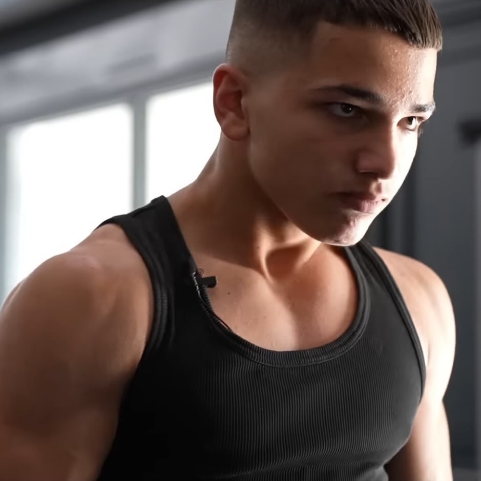 Geldi Zhara, bodybuilder